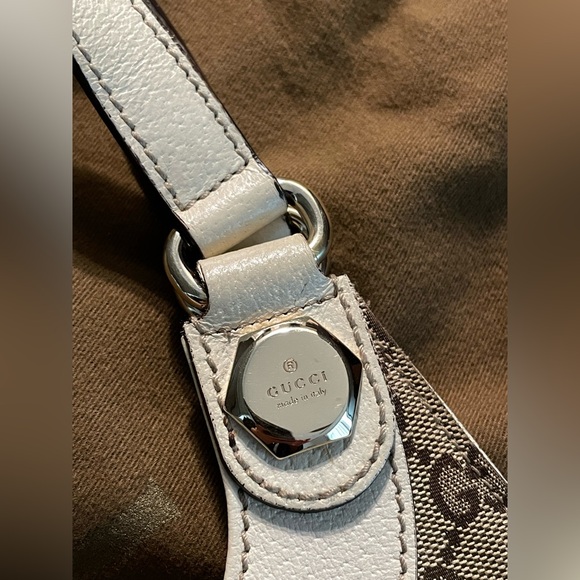 Gucci Beige Monogram Charmy Hobo - Picture 8 of 12